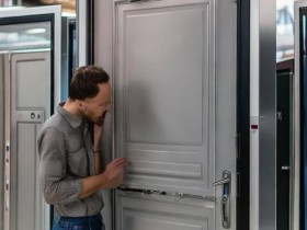 金属防盗门是否具备防潮性能?
